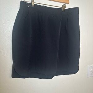 Duluth Trading Co Women's Black Skort size 16
